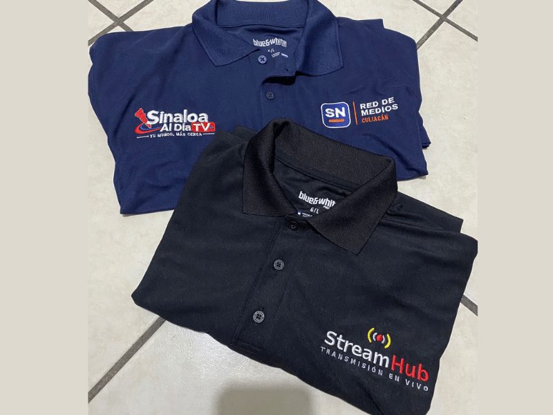 Playeras polo bordadas: Un bordado al frente de hasta 10 × 10 cm